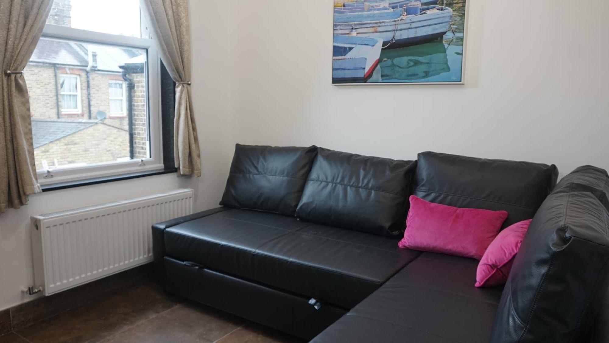 Beautiful London Home Sleeps 6, 2 Minutes To Metro Bagian luar foto