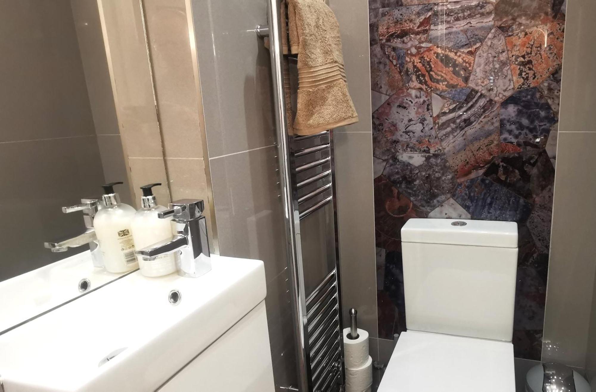 Beautiful London Home Sleeps 6, 2 Minutes To Metro Bagian luar foto